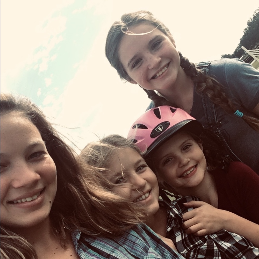 Meet your Posher, Cambria